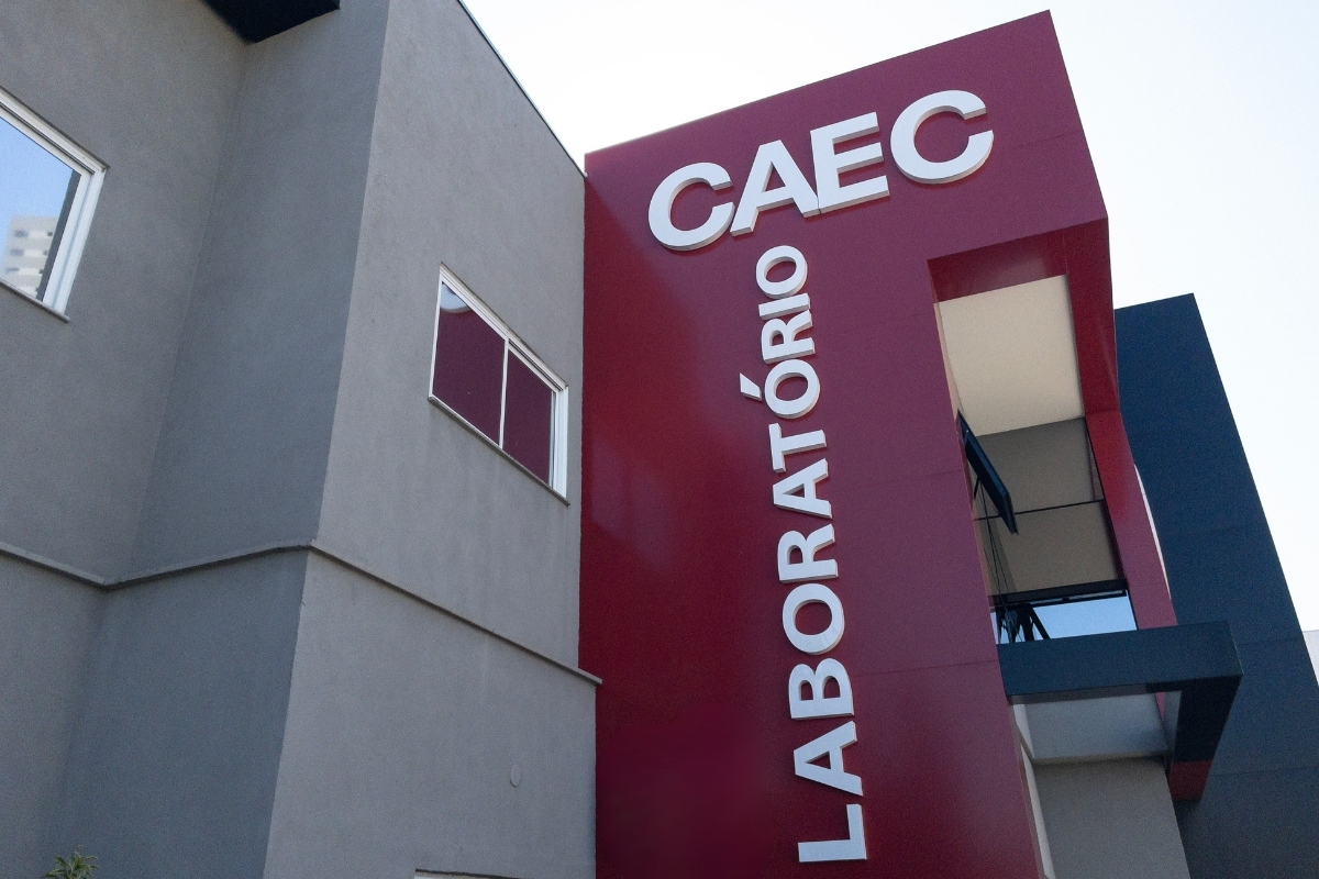 Fachada do Laboratório CAEC (sugestão 1200×600 px)